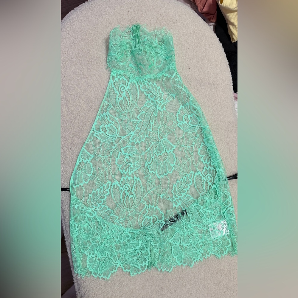 Retrofête Violet Lace Top